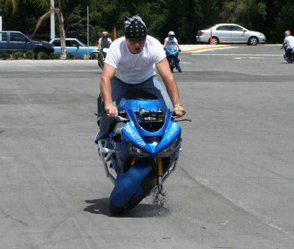 File:Stoppie.jpg